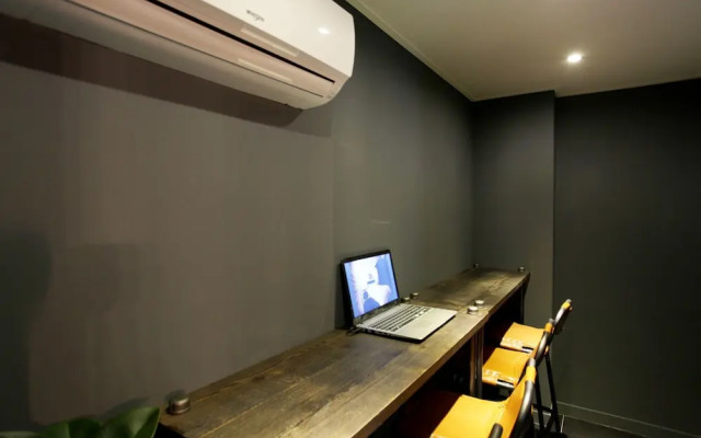 Yaja Gangnam Nonhyeon