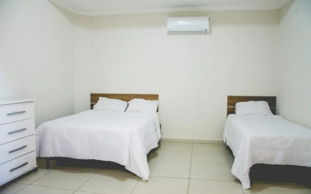 Leati's Hotel