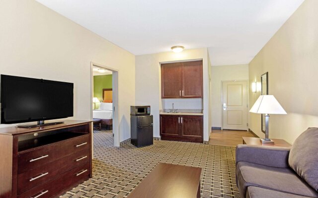 La Quinta Inn And Suites Lancaster