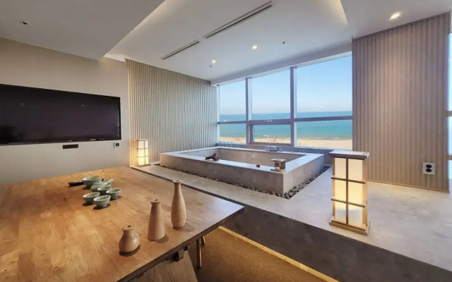 UH SUITE Haeundae Harbour Town 4th Floor