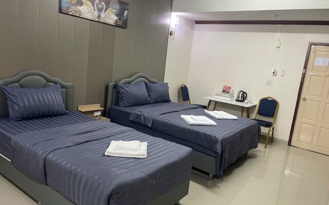 2B Cozy Hostel