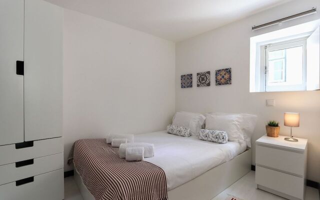 Tailor Made Flat in Central Bairro Alto