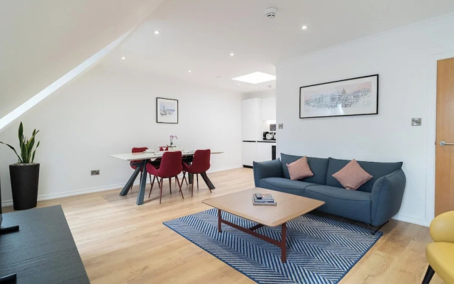 PREMIER SUITES Edinburgh Fountain Court