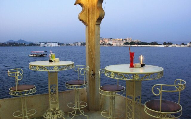 Jagmandir Island Palace