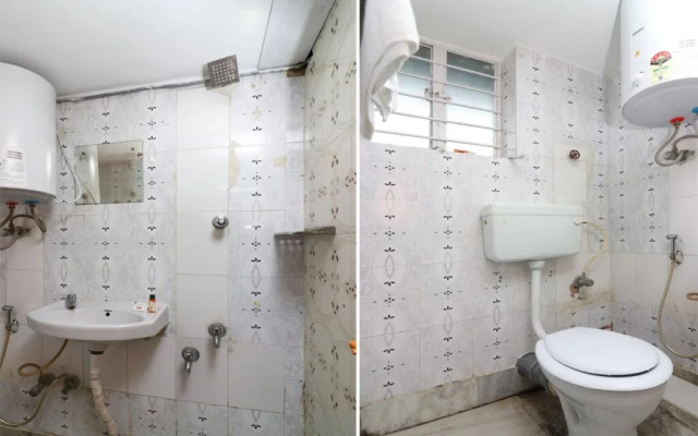 OYO 14232 Behala Guest House