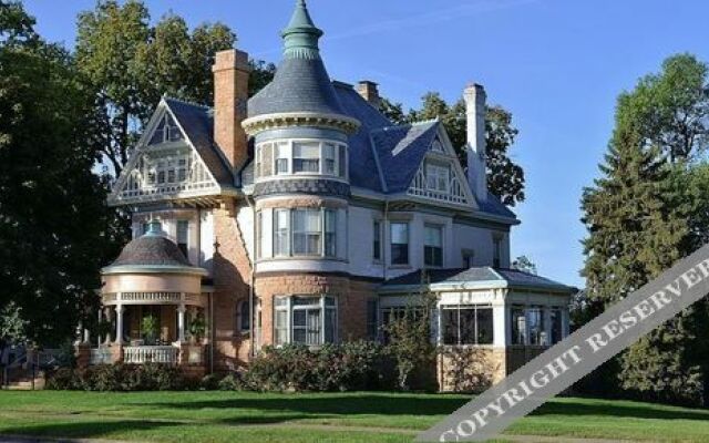 The Grand Anne Bed & Breakfast