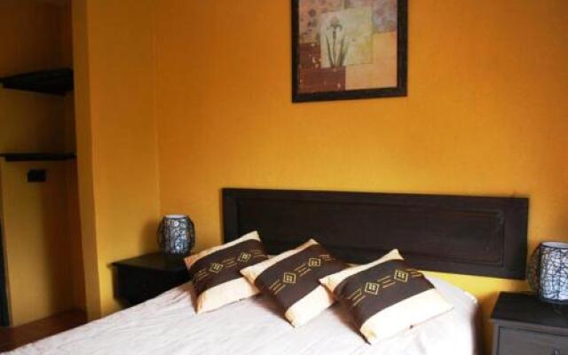 Melrost Airport Bed & Breakfast