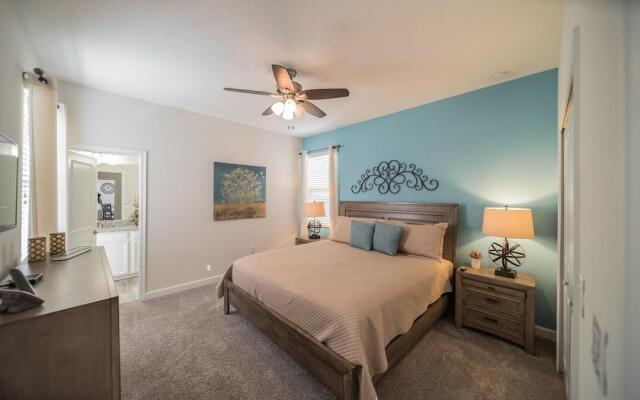 Modern Star Wars Vacation Home CG1593