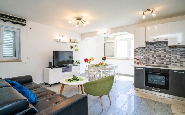 Nice Apartment in Dubrovnik With Wifi and 2 Bedrooms