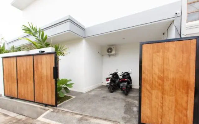 Design Luxury 3BR Villa I Private Pool I Aircon I Kitchen I Garden I Airport Service – Outside – Tibubeneng