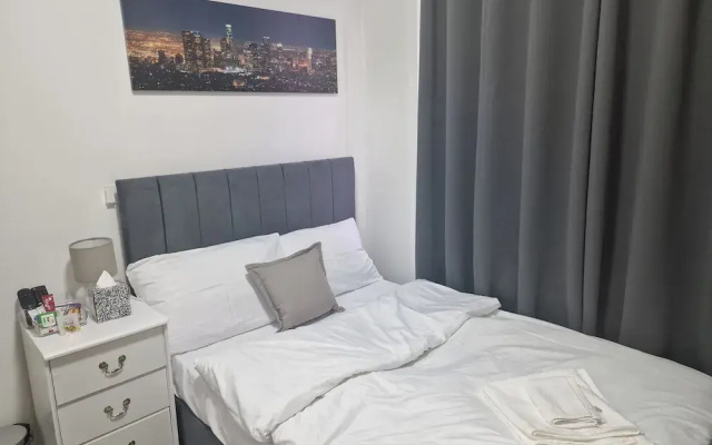 Lodge - Sleeps 10 & Free Parking
