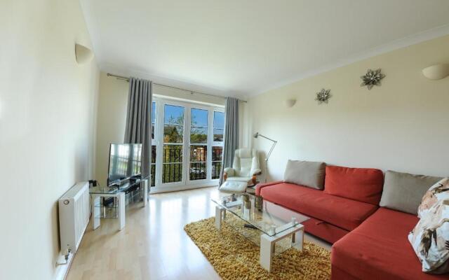 Select Serviced Accommodation - Hunters Wharf