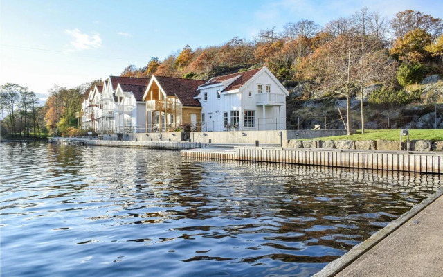 Beautiful Home in Farsund With 4 Bedrooms and Wifi