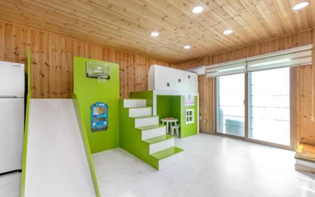 Gyeongju Star Garret Bed and Breakfast