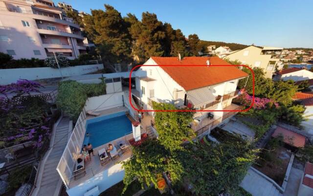 A3 90m2 apt W.shared Pool & Balcony,next to Beach