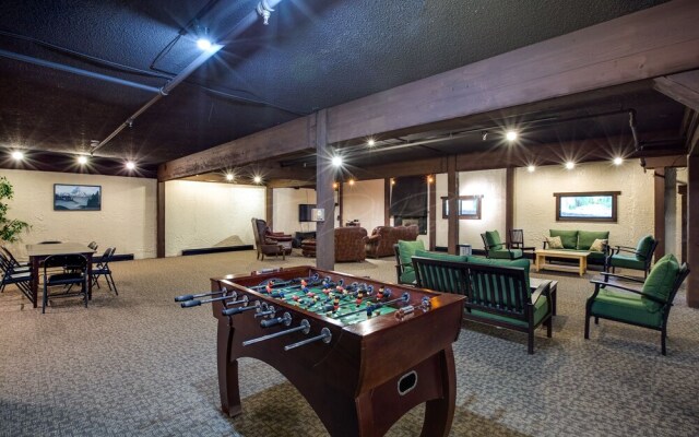 Mt. Baker Lodging Condo 33 – Inexpensive, Sleeps 6! by MBL