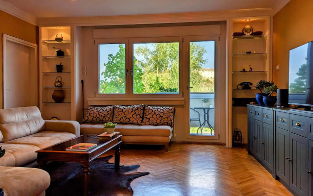 City Center, Danube & Fortress, 3 bdrm 1.5 bath