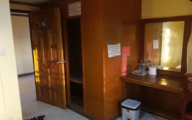 Chaiyaphruk Grand Hotel