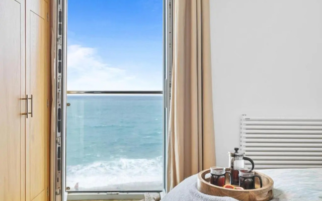 14 At The Beach, Torcross