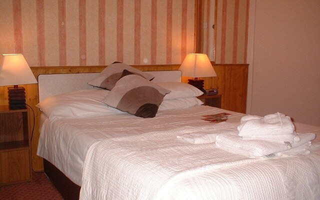 All Seasons Guest House