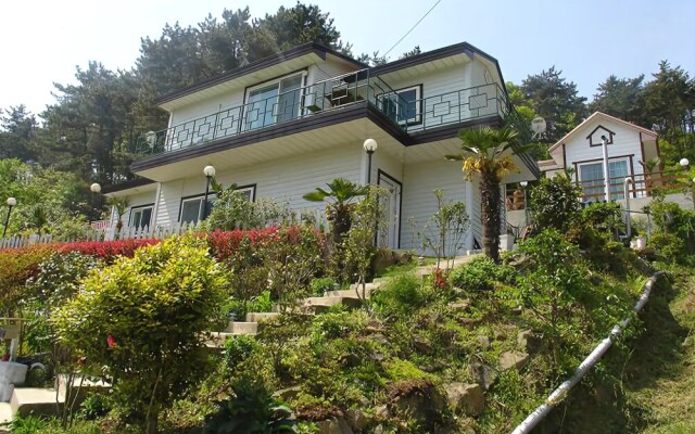 Tongyeong Yeonji Pension