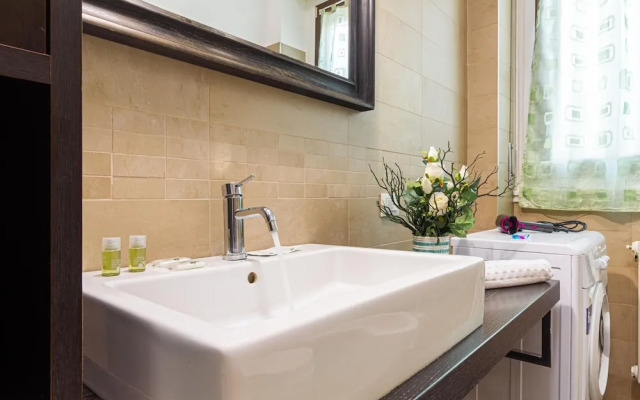 Madamart - 301 Autodromof1 Centro