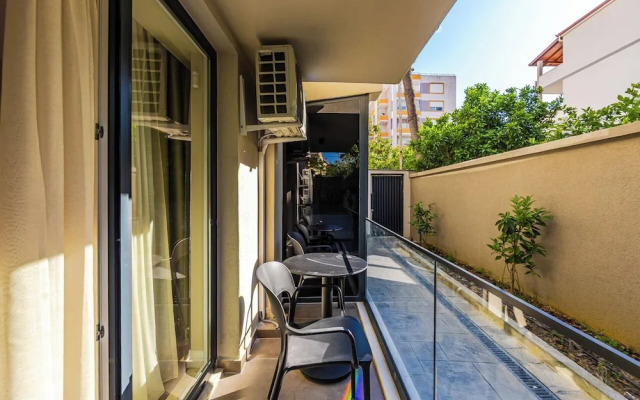 Zoe's Villa 201