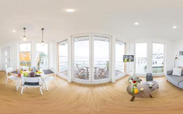 Komfort-Hausboote am Naturhafen Krummin