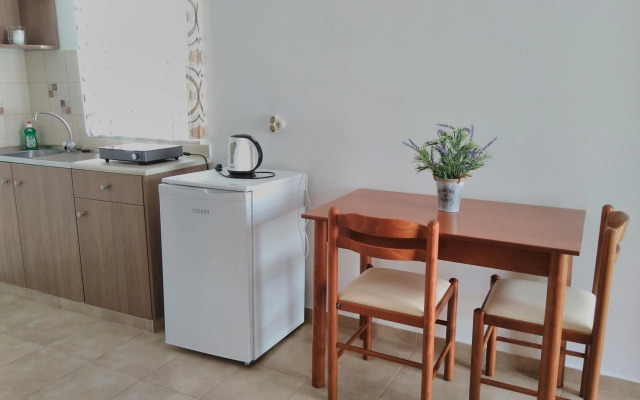 Maria Studios and Apartments