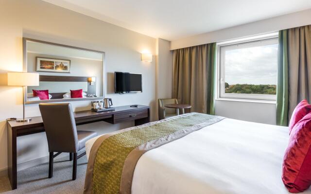 Heston Hyde Hotel