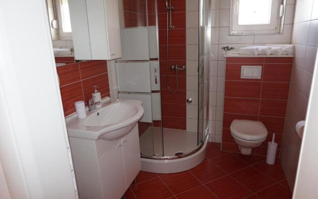 Tomena apartments