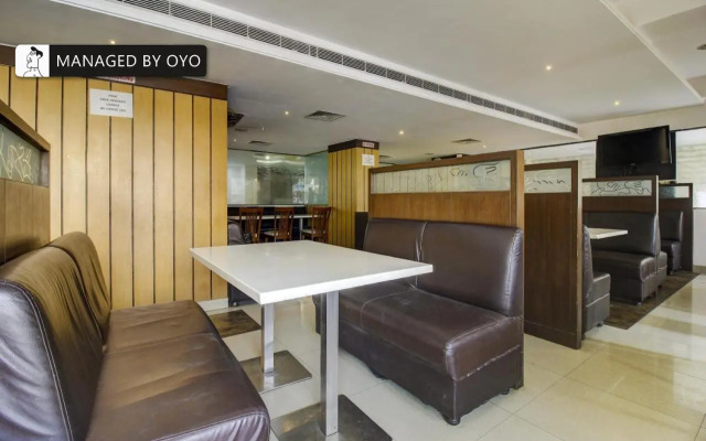 Super Oyo Townhouse Oak Hotel N7 Elite