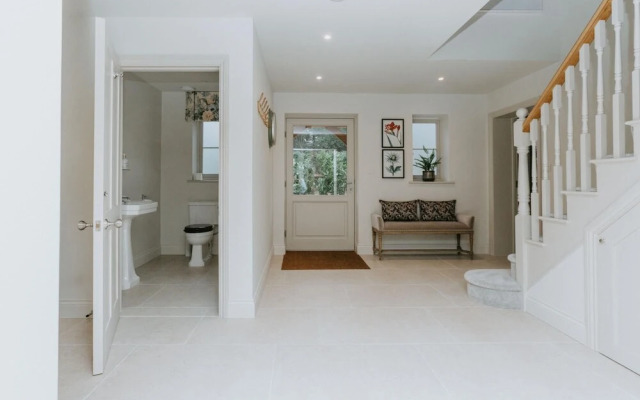The Dragonfly - Central 2 Bedroom House