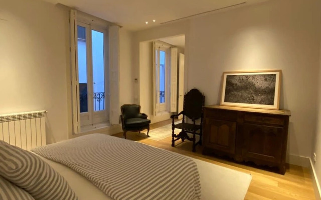 The Pelayo Majestic Luxury 3 Bedroom in Chueca