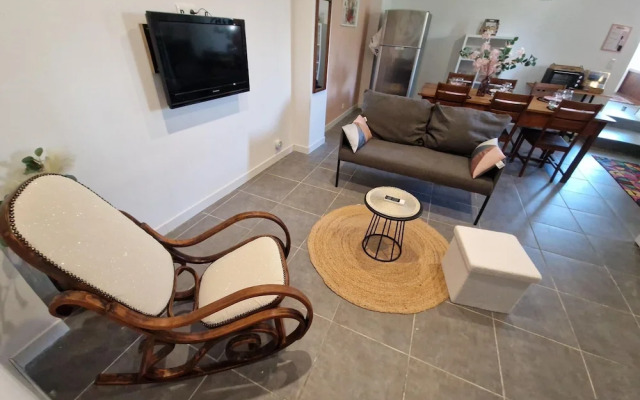 Apartment With Swimming Pool, Wifi