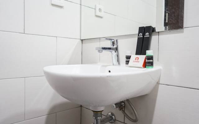 Simply Furnished Studio Room @ Lexington Apartment