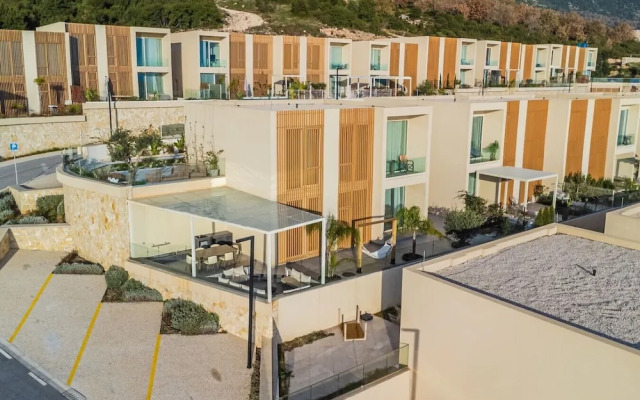 Seaside Retreat Green Coast