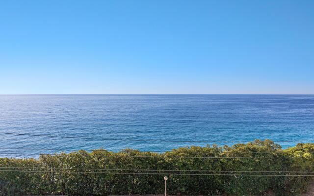 La Brise C B2 by Wonderful Italy