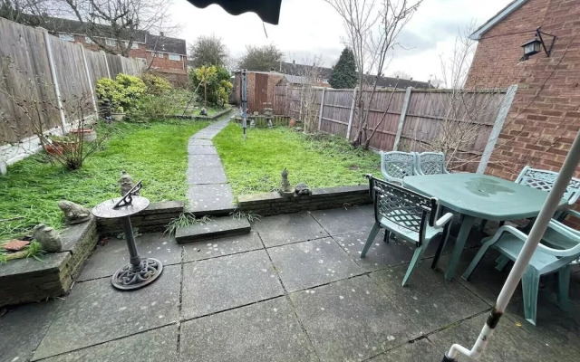 Charming Basildon House With 3 Bedroom Near Town