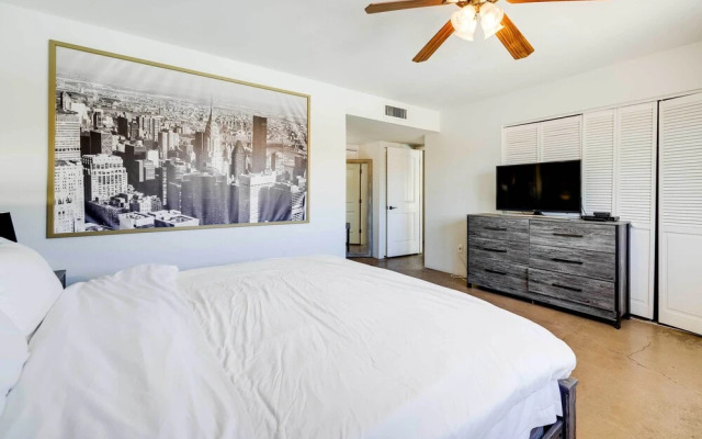 Bright Scottsdale Home: Private Pool + Gas Grill!