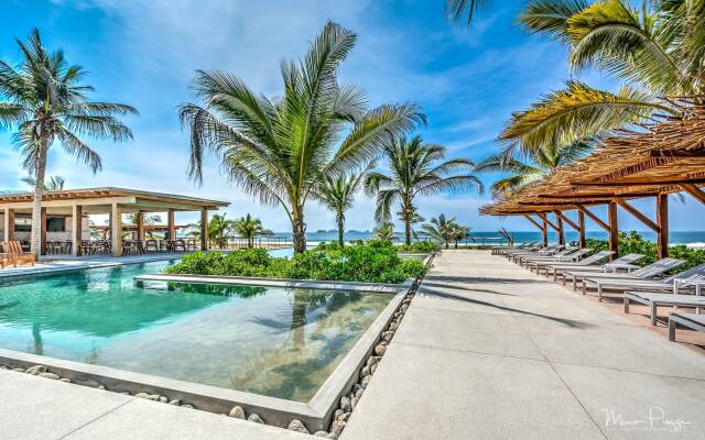 Marea Beachfront Villas