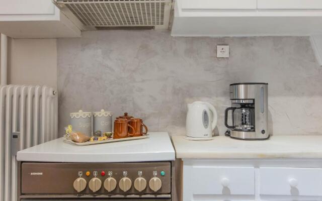 Inspired Townhouse • Bright, Chic & Cozy