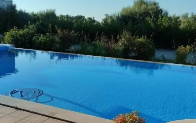 Amarandos Studios