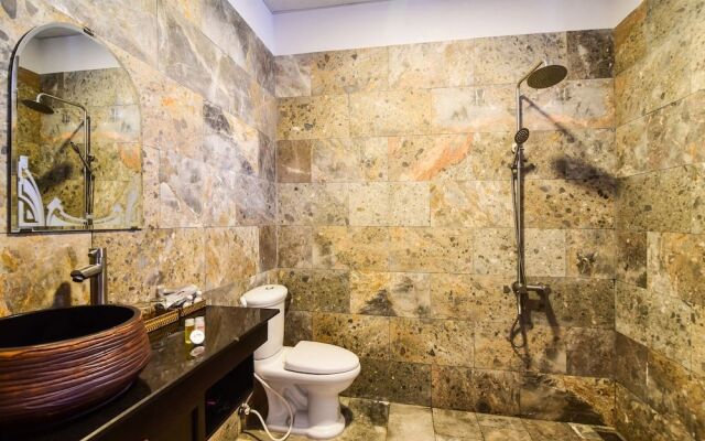 OYO 688 Anh Tuan Hotel