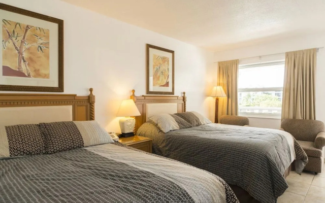 Carriage House Resort Motel