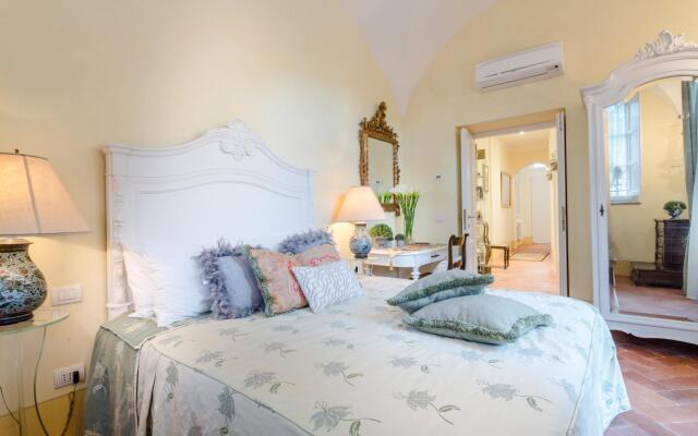 Casa Vera in Lucca with 2 Bedrooms And 2 Bathrooms