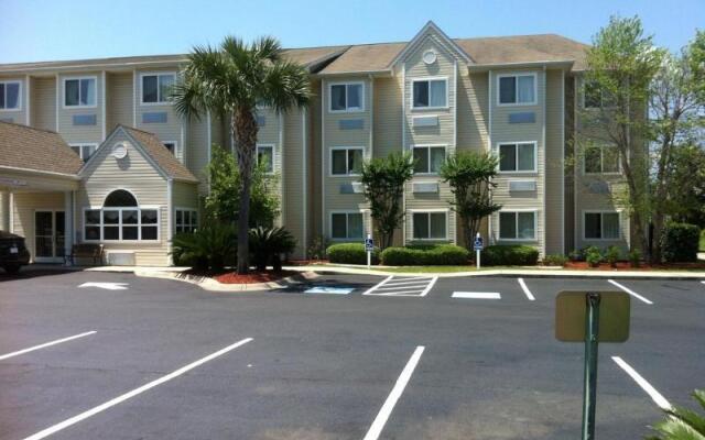 Microtel Inn and Suites Brunswick