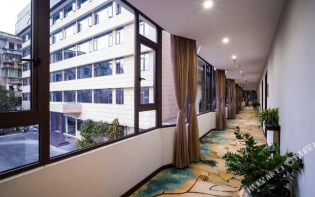Xingwen Yinfeng Hotel