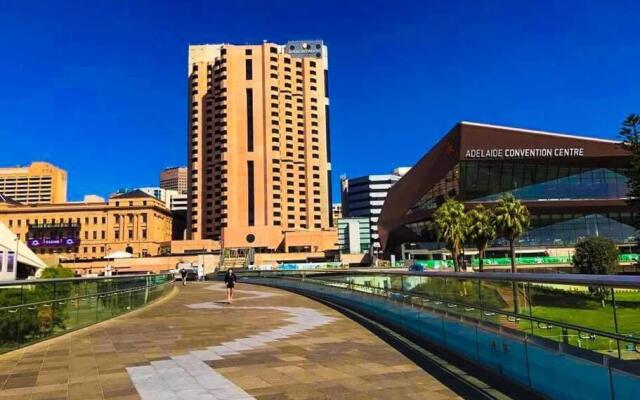 438/247 entire 1BR exHotel Room in the heart of city