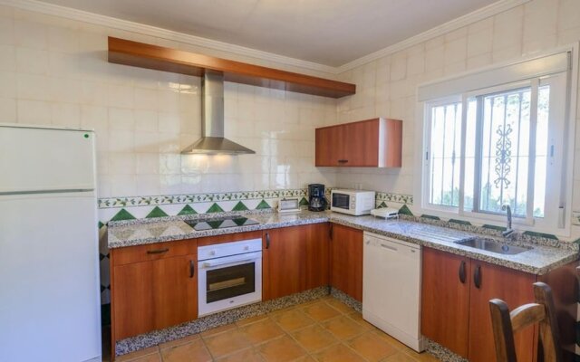 Villa with 4 Bedrooms in Daimalos, with Wonderful Mountain View, Private Pool, Enclosed Garden - 17 Km From the Beach